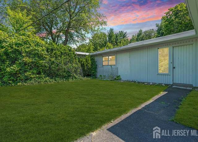 Property at 21 Homestead Ln, Roosevelt, NJ 08555, 3 beds, 1 bath