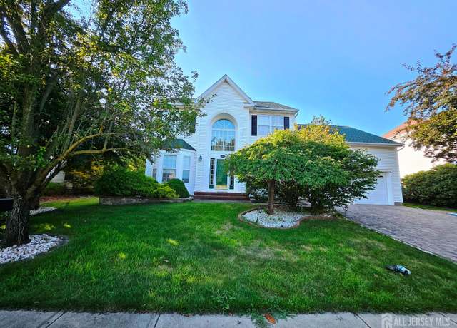 Property at 18 Samantha Way, Spotswood, NJ 08884, 4 beds, 2.5 baths