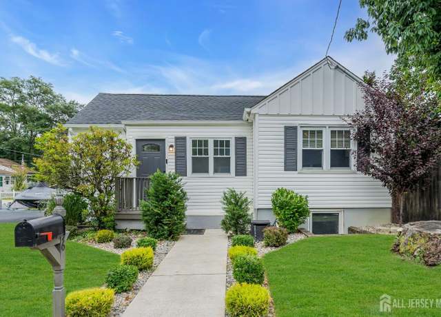 Property at 96 Wayside Dr, Keyport, NJ 07735, 3 beds, 1 bath