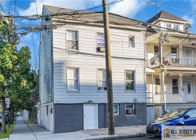 Property at 18 Lee Ave, New Brunswick, NJ 08901, 5 beds, 3 baths