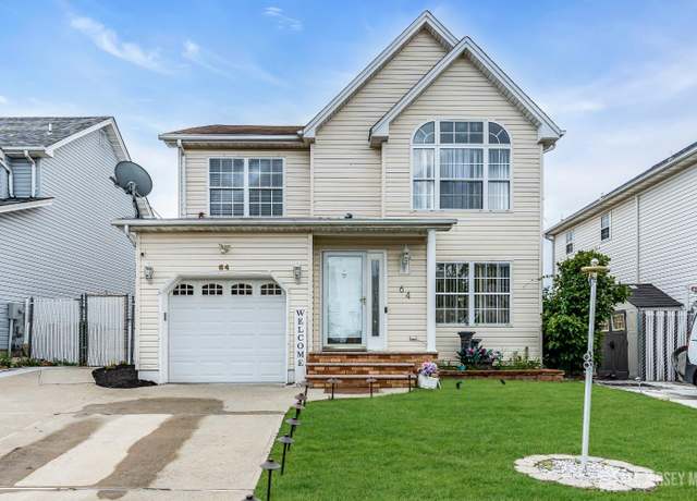 Property at 64 Scarlet Dr, Sayreville, NJ 08859, 3 beds, 2.5 baths