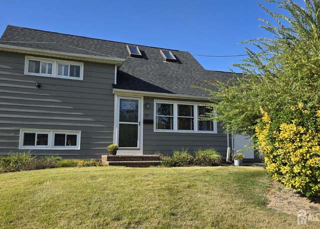 Property at 27 Oxford Rd, East Brunswick, NJ 08816, 3 beds, 2 baths