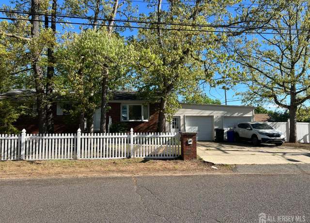 Property at 24 Kensington Ave, Old Bridge, NJ 08857, 3 beds, 2 baths