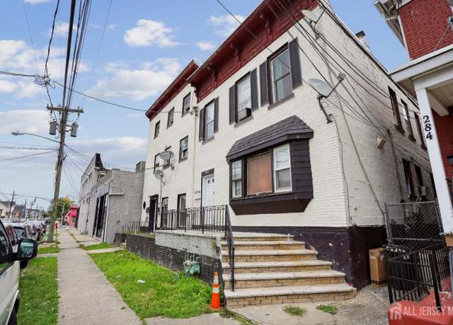 Property at 286 Oak St, Perth Amboy, NJ 08861