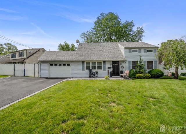 Property at 5 Wendy Rd, Woodbridge Proper, NJ 07067, 3 beds, 2 baths