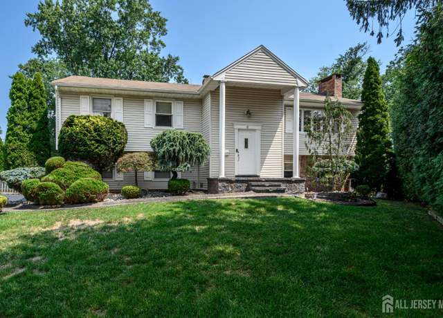 Property at 6 Boyler Ct, Sayreville, NJ 08872, 4 beds, 2.5 baths