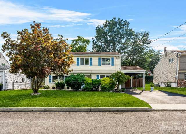 Property at 8 Concord Dr, Old Bridge, NJ 08857, 3 beds, 1.5 baths