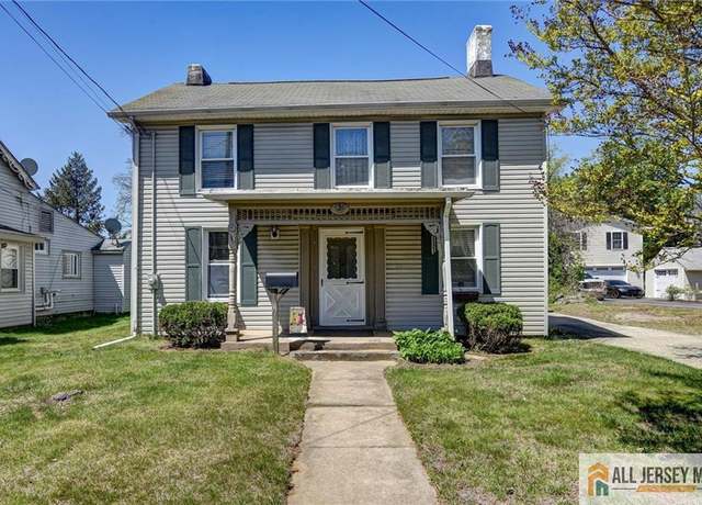 Property at 130 Freneau Ave, Matawan, NJ 07747, 3 beds, 1.5 baths