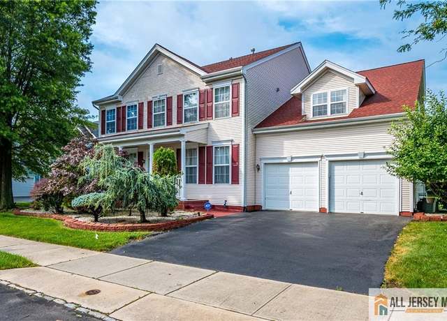 Property at 45 Hawthorn Dr, Plainsboro, NJ 08536, 4 beds, 2.5 baths
