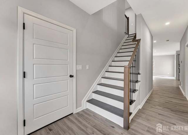 Property at 13 Markham Rd, Edison, NJ 08817, 5 beds, 3 baths