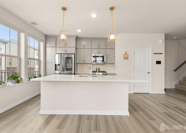Property at 4 Arnold Dr #5302, Wood-ridge, NJ 07075, 3 beds, 2 baths