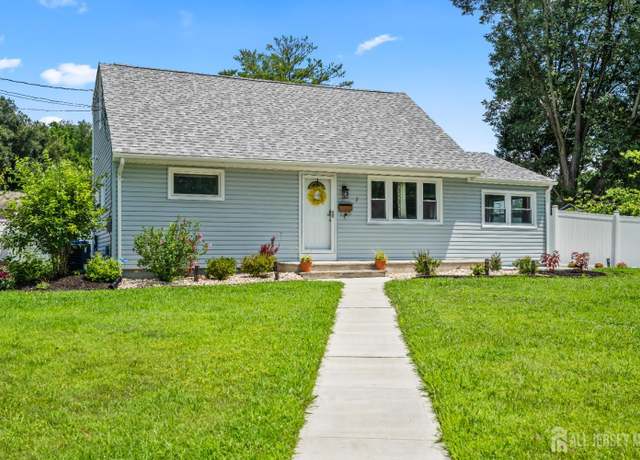 Property at 2 Laurie Dr, East Brunswick, NJ 08816, 4 beds, 2 baths