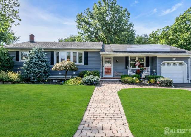 Property at 105 Elizabethtown Ct, South Plainfield, NJ 07080, 3 beds, 2.5 baths