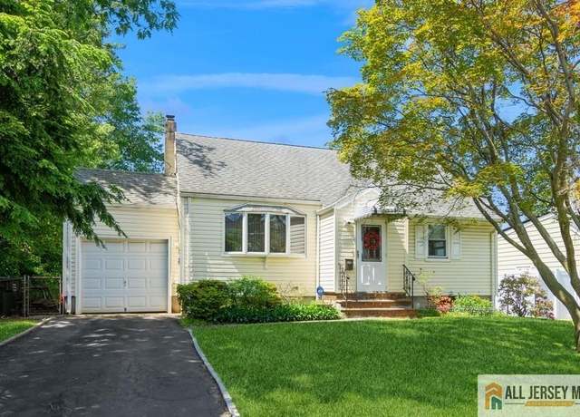 Property at 5 Berkley Blvd, Iselin, NJ 08830, 3 beds, 1.5 baths