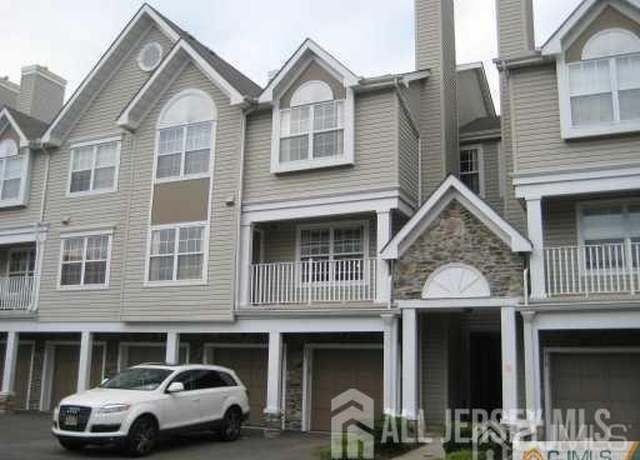 Property at 313 Prestwick Way, Edison, NJ 08820, 3 beds, 2.5 baths