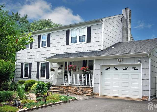 Property at 5 Kalman Ct, Middlesex, NJ 08846, 3 beds, 2.5 baths