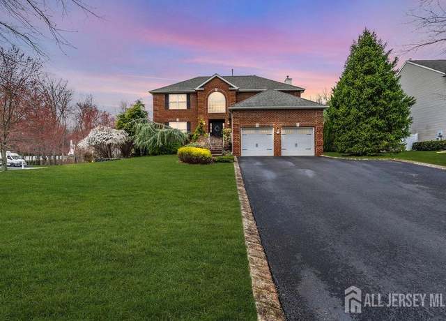 Property at 1 Birch Ct Ct, Monroe, NJ 08831, 4 beds, 3.5 baths