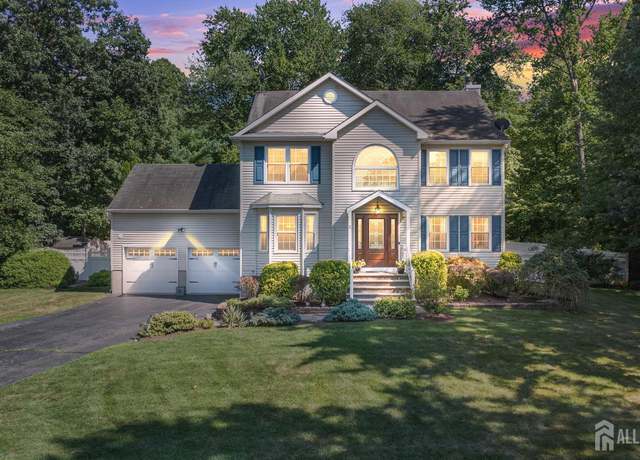 Property at 2 Veronica Ct, Old Bridge, NJ 08857, 4 beds, 2.5 baths