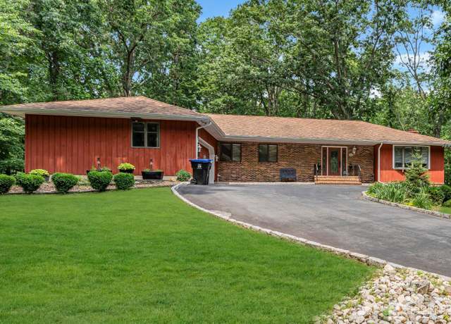 Property at 2 Crommelin Ct, East Brunswick, NJ 08816, 5 beds, 2.5 baths