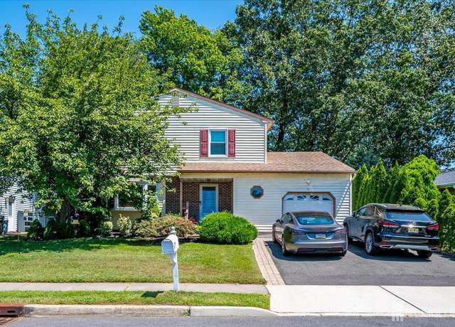 Property at 76 Scenic Dr, Freehold, NJ 07728, 4 beds, 3.5 baths