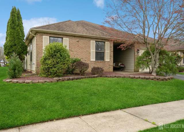 Property at 27 Peasley Dr, Marlboro, NJ 07746, 2 beds, 2 baths