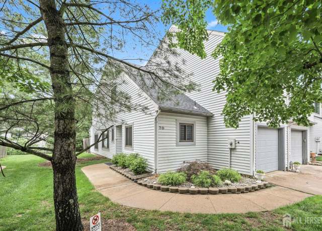 Property at 70 Lexington Cir, Old Bridge, NJ 07747, 3 beds, 2.5 baths
