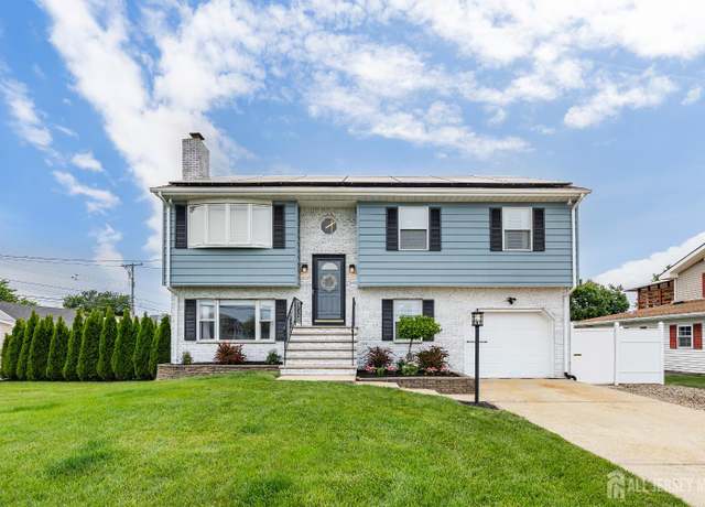 Property at 30 Wills Ct, Toms River, NJ 08753, 4 beds, 2.5 baths