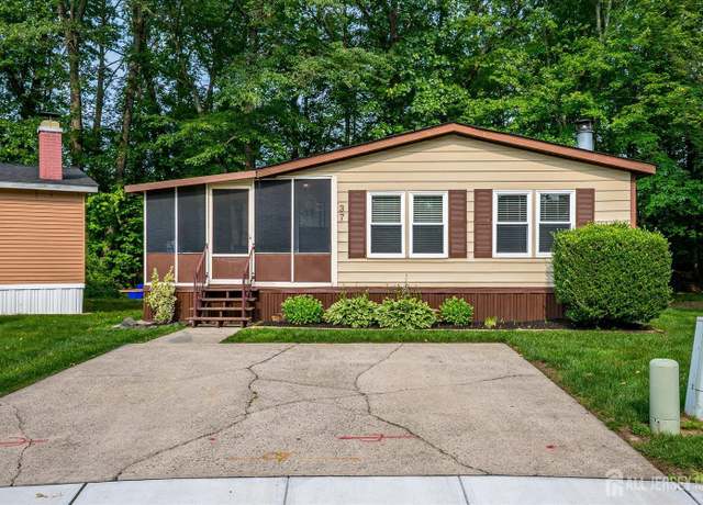 Property at 37 Whitman Rd, North Brunswick, NJ 08902, 2 beds, 2 baths