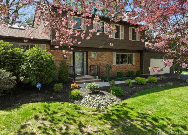 Property at 4 Franklin Ct, East Brunswick, NJ 08816, 4 beds, 2.5 baths