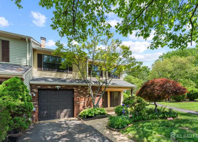 Property at 11 Paine Ct, East Brunswick, NJ 08816, 3 beds, 2.5 baths