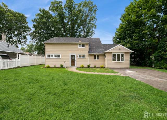 Property at 39 Southwood Dr, Old Bridge, NJ 08857, 4 beds, 2 baths
