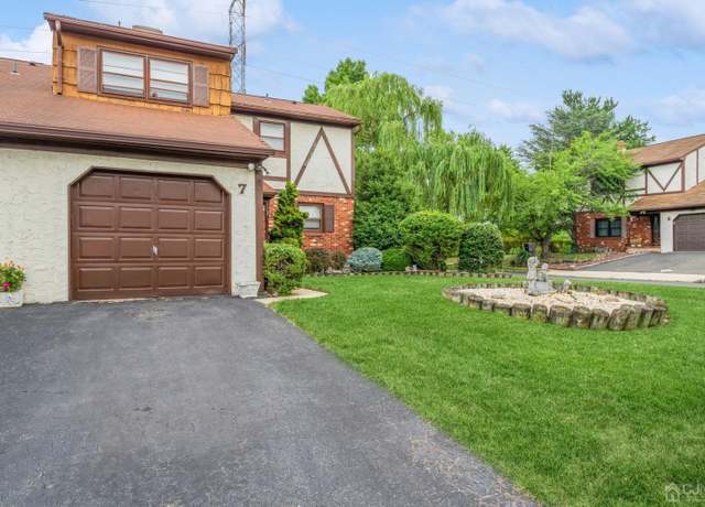 Property at 7 Sherbone Pl, Sayreville, NJ 08859, 3 beds, 2.5 baths