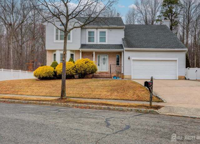 Property at 6 Morris Dr, Old Bridge, NJ 08857, 4 beds, 2.5 baths