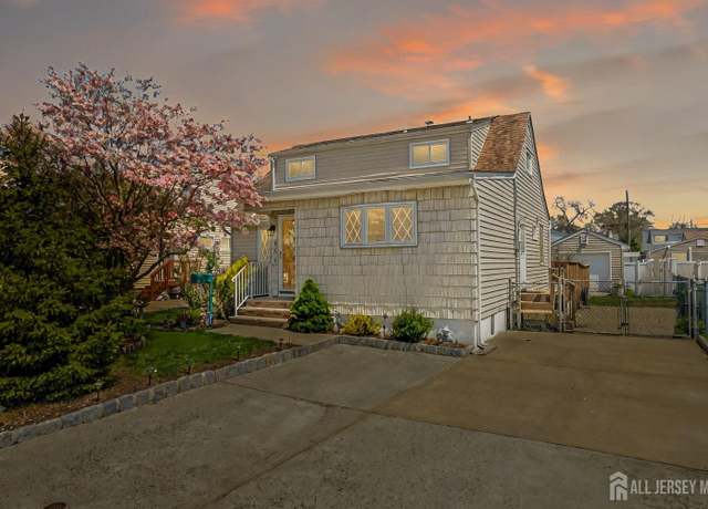 Property at 282 Sunset Ave, Old Bridge, NJ 08857, 4 beds, 1.5 baths