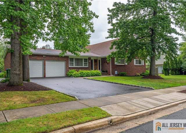 Property at 41 Jonathan Dr, Edison, NJ 08820, 5 beds, 3 baths