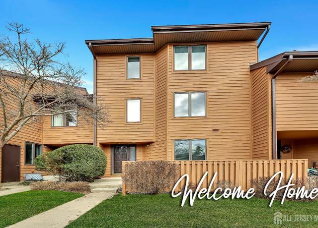 Property at 8 Sayre Dr, Plainsboro, NJ 08540, 3 beds, 2.5 baths