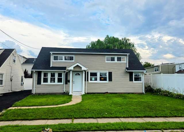 Property at 81 Hickory St, Carteret, NJ 07008, 5 beds, 2 baths