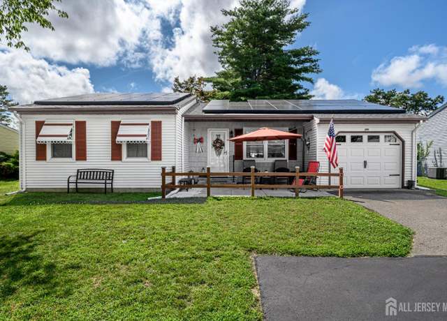 Property at 37 S Chestnut Ave, Whiting, NJ 08759, 2 beds, 1 bath