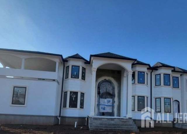 Property at 2 Frost Ave W, Edison, NJ 08820, 5 beds, 6.5 baths