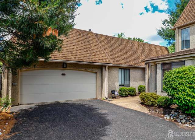 Property at 22 Carriage Pl, Edison, NJ 08820, 2 beds, 2 baths