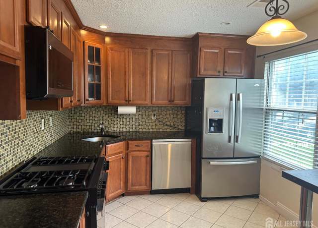 Property at 13 Albury Way, North Brunswick, NJ 08902, 2 beds, 2.5 baths