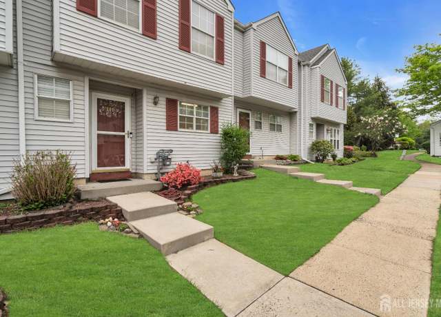 Property at 806 Darlington Dr, Old Bridge, NJ 08857, 3 beds, 2.5 baths