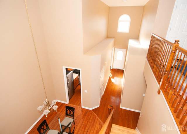 Property at 12 Farrington Plz, Franklin, NJ 08873, 2 beds, 2.5 baths