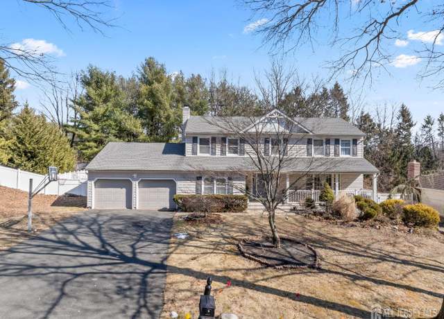 Property at 5 Lenape Ln, East Brunswick, NJ 08816, 5 beds, 3.5 baths