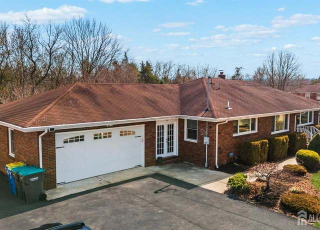 Property at 32 Cedar Grv, Franklin, NJ 08873, 3 beds, 1.5 baths