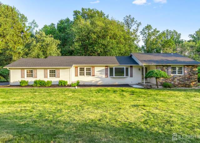 Property at 4 Hickory Trl, Flemington, NJ 08822, 3 beds, 2.5 baths