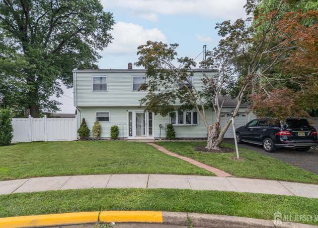 Property at 28 Bailey Pl, Sewaren, NJ 07077, 5 beds, 2.5 baths