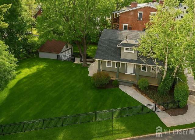Property at 86 Harvey St, New Brunswick, NJ 08901, 4 beds, 2 baths