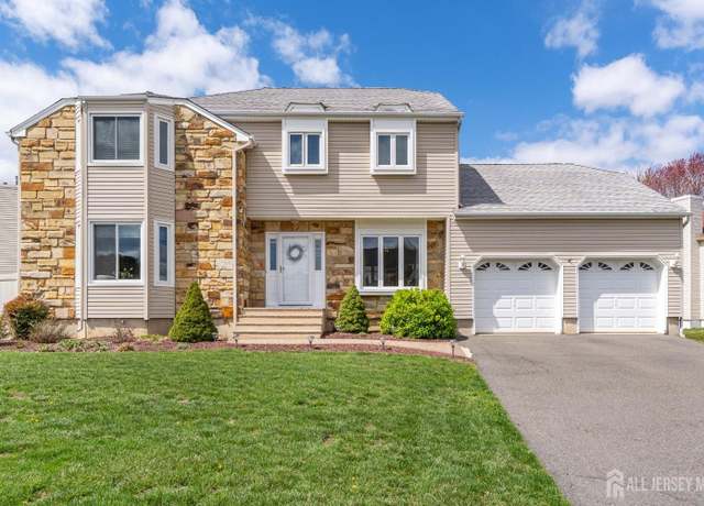 Property at 31 Mariposa Pl, Old Bridge, NJ 08857, 4 beds, 2.5 baths