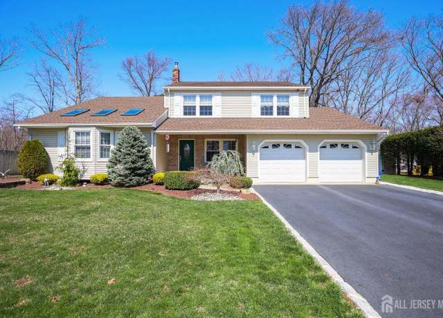 Property at 13 Mcfadden Dr, Monroe, NJ 08831, 4 beds, 2.5 baths
